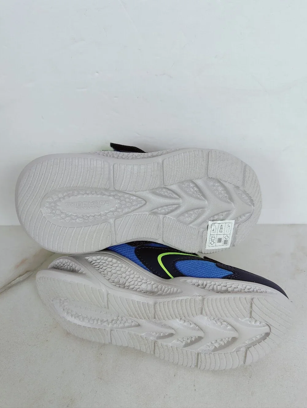 NIB Skechers Toddler Skechers S-Lights Meteor-Lights LED Light Up Sneakers, 11.5